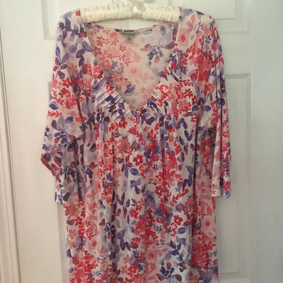 Lucky Brand V Neck Print shirt - Picture 5 of 5